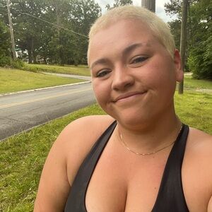 Meet your Posher, Courtney